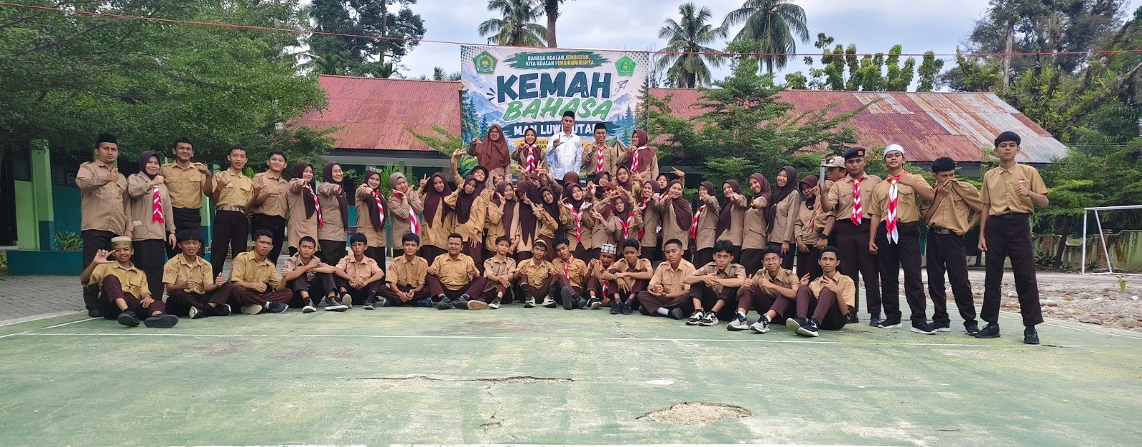 "Bukan Sekadar Berkemah, PERJUSA MAN Luwu Utara Cetak Generasi Multibahasa dan Siap Bersaing"